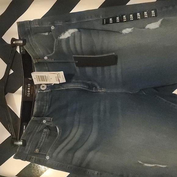 Torrid Skinny Jeans Size 22 - Picture 2 of 2